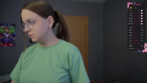 Violet online show from April 17, 8:39 am