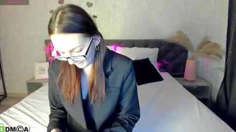 Snapshot of violla_shake chatting on October 19, 8:57 pm Violla online show from October 19, 8:57 pm