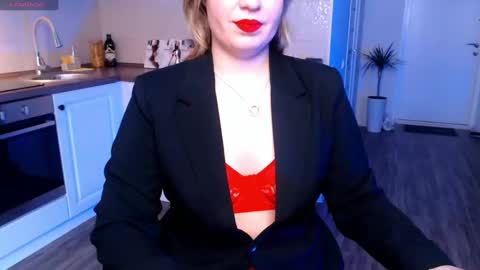 Snapshot of vip_juicy chatting on February 14, 8:52 am VelvettTime online show from February 14, 8:52 am