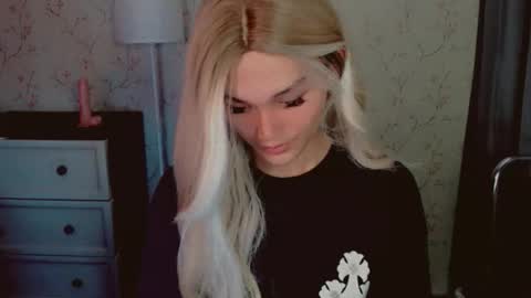 Pearl online show from March 5, 2:53 am