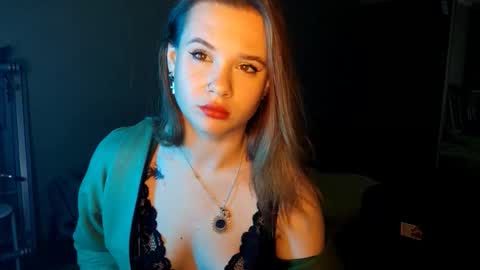 Mia online show from October 21, 12:21 pm