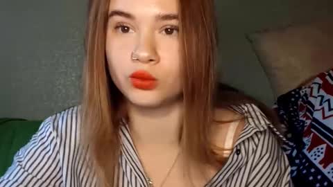 Mia online show from October 11, 11:37 am