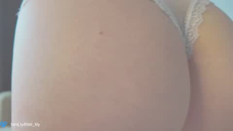 Snapshot of virgiin_lily chatting on September 19, 5:33 am  Lily  online show from September 19, 5:33 am