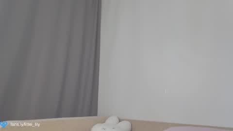 Snapshot of virgiin_lily chatting on September 12, 10:28 am  Lily  online show from September 12, 10:28 am