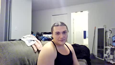 Snapshot of virgorian_enigma chatting on October 3, 2:32 am priscilla online show from October 3, 2:32 am