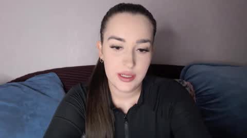 Snapshot of vitalina_freedom chatting on October 1, 5:01 pm Vitalina online show from October 1, 5:01 pm