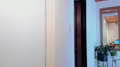 Vito Ferrer online show from March 6, 10:04 pm