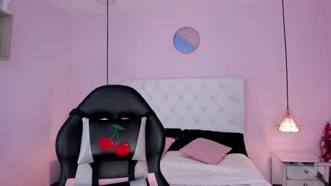 Vivi online show from November 13, 3:31 am