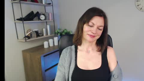 Vivian online show from February 21, 8:18 am