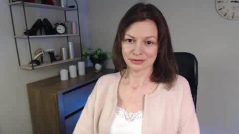 Vivian online show from February 17, 7:15 am