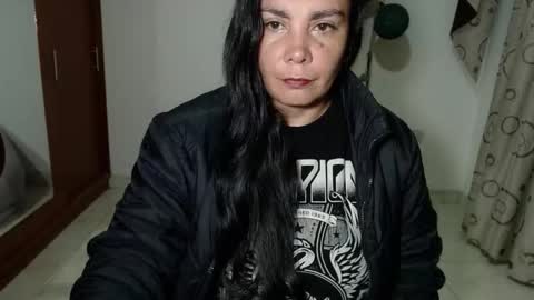 vivian_milf_paint online show from October 30, 3:18 am