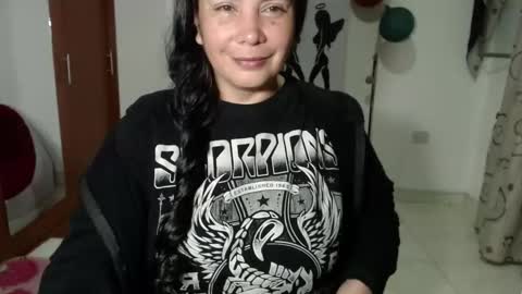 Snapshot of vivian_milf_paint chatting on September 27, 4:21 am vivian_milf_paint online show from September 27, 4:21 am