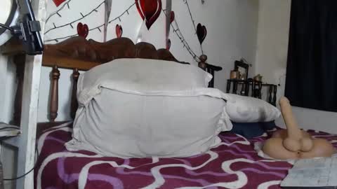 vivianmature1 online show from February 12, 11:52 pm