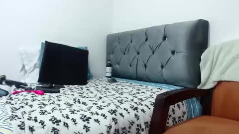 ViviannaJhonson online show from January 15, 3:04 am