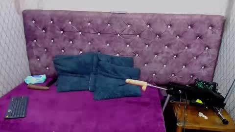 VivianRose online show from September 29, 4:00 am