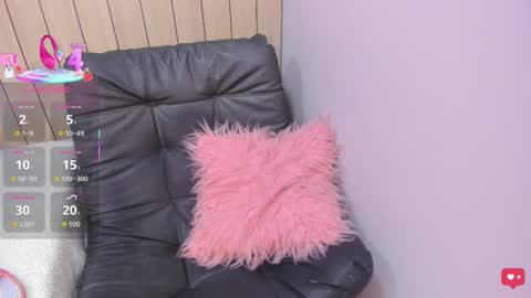 Vivian online show from November 18, 11:35 am