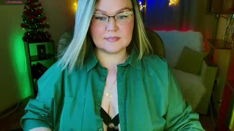 Vivien online show from December 16, 3:29 pm