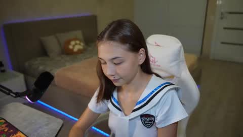 Snapshot of vivien_cutie chatting on October 30, 8:09 pm vivien_cutie online show from October 30, 8:09 pm