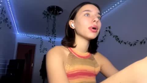 Vivi online show from November 30, 4:36 pm