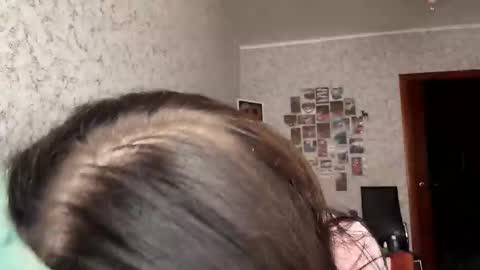 Snapshot of viviennebuiles chatting on October 5, 9:40 am Alexa online show from October 5, 9:40 am