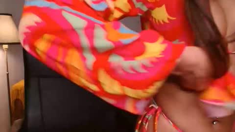 Vivienne online show from October 17, 5:50 pm