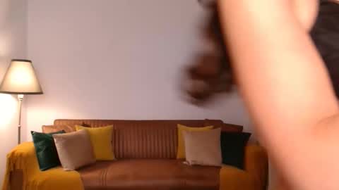 Vivienne online show from September 23, 4:23 pm