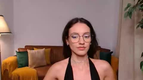 Vivienne online show from October 10, 6:25 pm