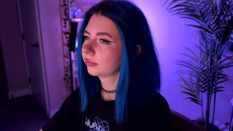 Polly  Online mostly at 9pm-2am UK Time online show from December 17, 7:09 pm