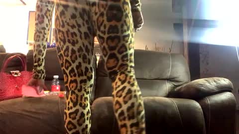 Snapshot of vixenthedoll chatting on September 15, 8:49 am 10 inch online show from September 15, 8:49 am