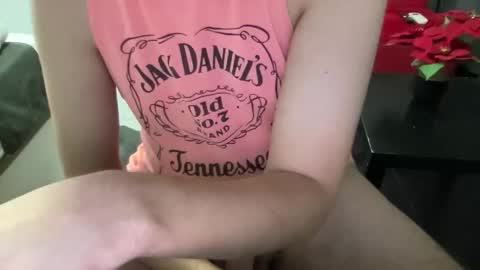 Snapshot of vndercamsell chatting on October 16, 2:49 pm playtoguetherlove online show from October 16, 2:49 pm
