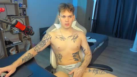 Snapshot of vova_belkin_ chatting on September 11, 10:16 am vova online show from September 11, 10:16 am