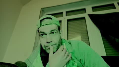 voyeuredeluxe online show from March 20, 11:54 pm