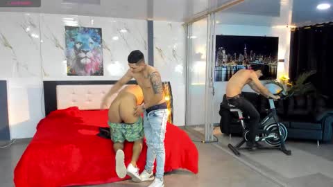 voyeurism_guys online show from March 25, 11:44 pm