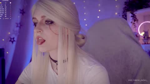 vronnier online show from September 13, 7:16 pm