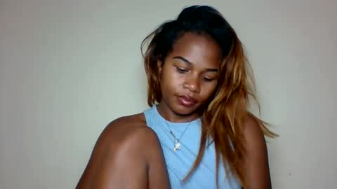 vynarahot online show from May 28, 4:38 pm