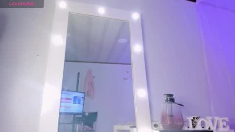 Snapshot of vynny_blacke_ chatting on September 22, 11:53 pm Vynny Blacke online show from September 22, 11:53 pm