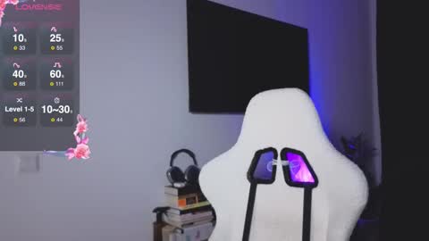 Alice  Before pvt write to me in PM  online show from March 28, 9:16 pm