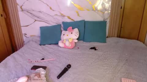 kitty SUPORT ME AND MY BABY SINGLE MOMY online show from May 6, 6:36 pm