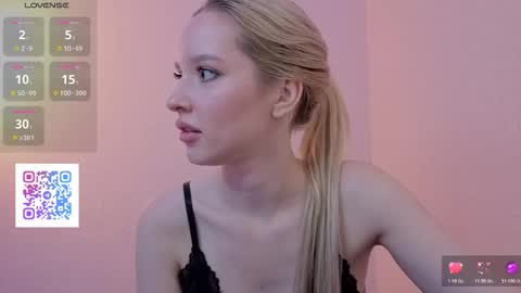 w_pickmebabby_w online show from November 6, 8:45 pm