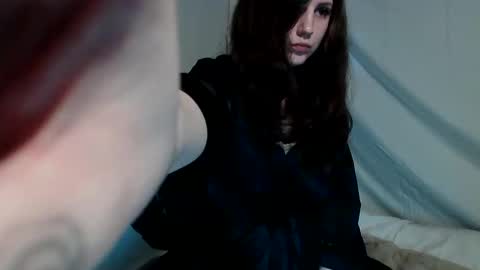 Snapshot of wacky_weirdo chatting on December 19, 10:34 am Rose online show from December 19, 10:34 am