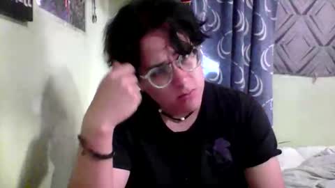 waifu_lov3r online show from April 8, 7:17 pm