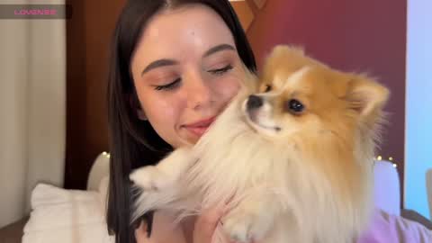 Mia online show from February 3, 3:27 pm