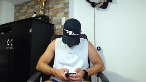 WALTER BROWN  online show from December 19, 4:30 am