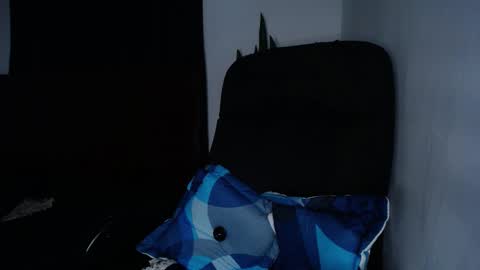 Snapshot of wanda_ember chatting on February 16, 2:20 am Wanda and Ember online show from February 16, 2:20 am