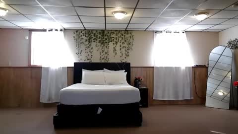 wanderlustgaal online show from January 15, 3:21 pm