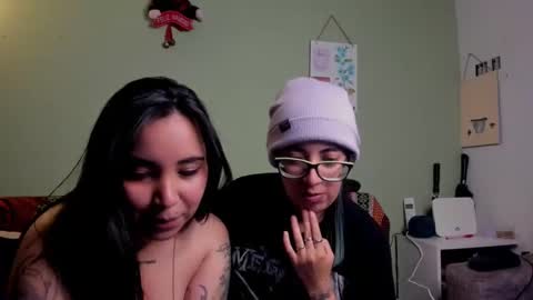 Snapshot of waningrosee chatting on February 16, 8:54 am Waningrose Lu online show from February 16, 8:54 am