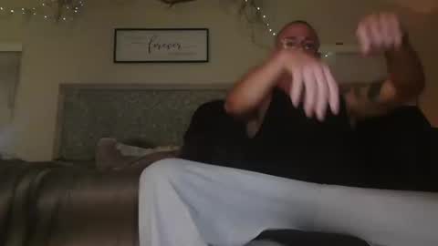 Snapshot of wantmymantofukme chatting on October 17, 9:13 am wantmymantofukme online show from October 17, 9:13 am