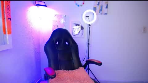 EMILY online show from April 17, 5:10 am