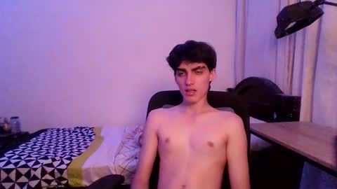 Snapshot of warrenblushfire chatting on October 18, 7:01 am W A R R E N B L U S H F I R E online show from October 18, 7:01 am