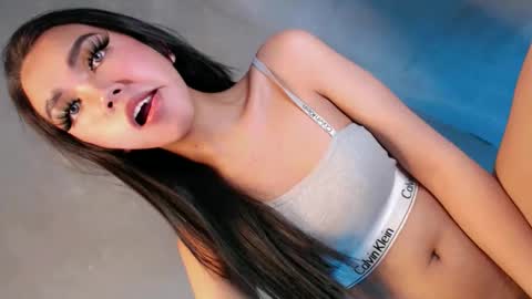 Snapshot of water_lily28 chatting on October 1, 8:35 am Isla Fox online show from October 1, 8:35 am